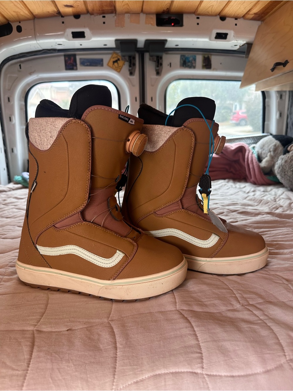 Vans Women’s Snowboard Boots
